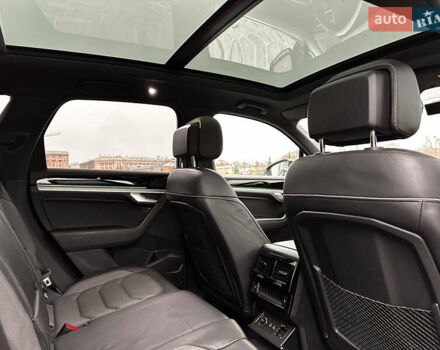 Серый Фольксваген Туарег, объемом двигателя 3 л и пробегом 90 тыс. км за 53500 $, фото 16 на Automoto.ua