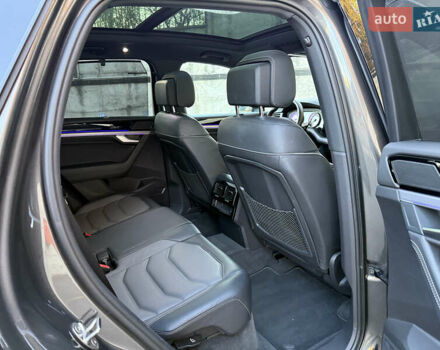 Серый Фольксваген Туарег, объемом двигателя 3 л и пробегом 175 тыс. км за 53999 $, фото 46 на Automoto.ua
