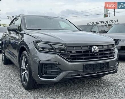 Серый Фольксваген Туарег, объемом двигателя 2.97 л и пробегом 158 тыс. км за 57900 $, фото 92 на Automoto.ua