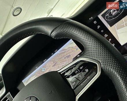 Серый Фольксваген Туарег, объемом двигателя 3 л и пробегом 141 тыс. км за 58999 $, фото 83 на Automoto.ua