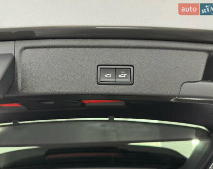 Серый Фольксваген Туарег, объемом двигателя 3 л и пробегом 141 тыс. км за 57999 $, фото 47 на Automoto.ua