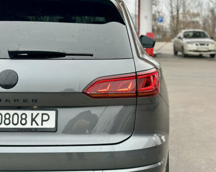 Серый Фольксваген Туарег, объемом двигателя 2.99 л и пробегом 135 тыс. км за 57000 $, фото 25 на Automoto.ua