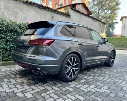 Сірий Фольксваген Туарег, об'ємом двигуна 3 л та пробігом 15 тис. км за 30000 $, фото 4 на Automoto.ua