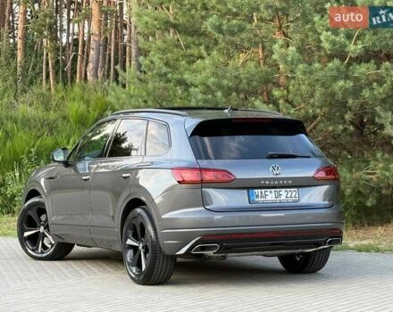 Серый Фольксваген Туарег, объемом двигателя 2.97 л и пробегом 156 тыс. км за 55300 $, фото 72 на Automoto.ua