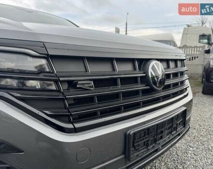 Серый Фольксваген Туарег, объемом двигателя 2.97 л и пробегом 158 тыс. км за 57900 $, фото 87 на Automoto.ua