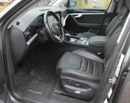 Серый Фольксваген Туарег, объемом двигателя 3 л и пробегом 18 тыс. км за 40200 $, фото 8 на Automoto.ua