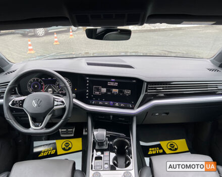 Сірий Фольксваген Туарег, об'ємом двигуна 3 л та пробігом 57 тис. км за 67600 $, фото 16 на Automoto.ua