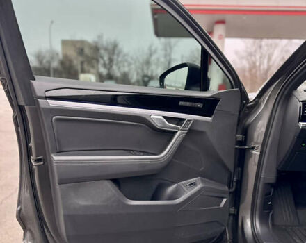 Серый Фольксваген Туарег, объемом двигателя 2.99 л и пробегом 135 тыс. км за 57000 $, фото 11 на Automoto.ua