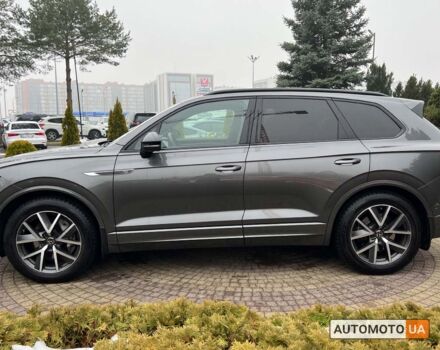 Сірий Фольксваген Туарег, об'ємом двигуна 3 л та пробігом 57 тис. км за 67600 $, фото 3 на Automoto.ua