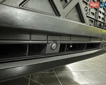 Серый Фольксваген Туарег, объемом двигателя 3 л и пробегом 141 тыс. км за 57999 $, фото 35 на Automoto.ua