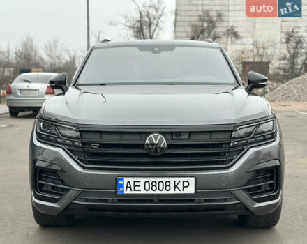 Серый Фольксваген Туарег, объемом двигателя 2.99 л и пробегом 135 тыс. км за 57000 $, фото 27 на Automoto.ua
