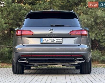 Серый Фольксваген Туарег, объемом двигателя 2.97 л и пробегом 156 тыс. км за 55300 $, фото 89 на Automoto.ua