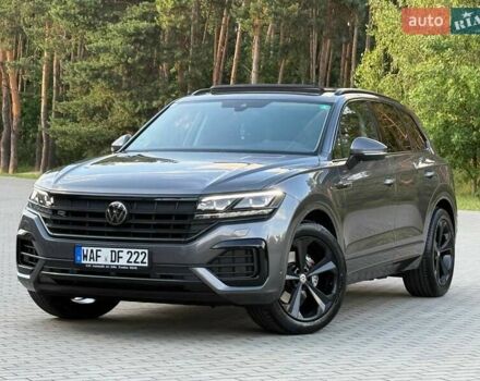 Серый Фольксваген Туарег, объемом двигателя 2.97 л и пробегом 156 тыс. км за 55300 $, фото 3 на Automoto.ua