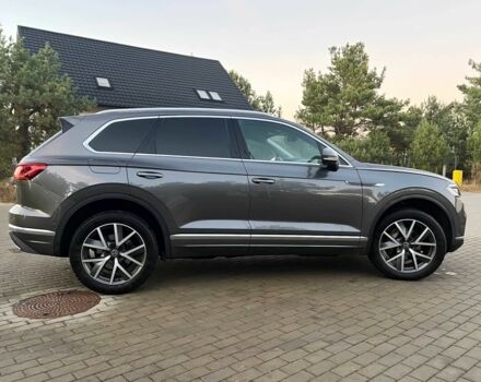 Серый Фольксваген Туарег, объемом двигателя 3 л и пробегом 14 тыс. км за 40000 $, фото 6 на Automoto.ua