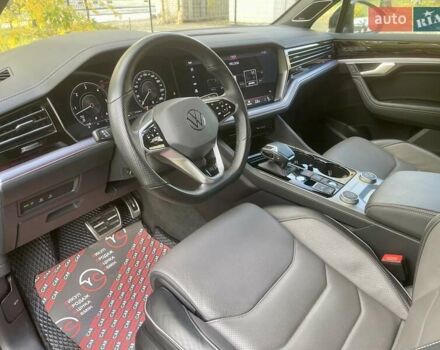 Серый Фольксваген Туарег, объемом двигателя 3 л и пробегом 97 тыс. км за 58999 $, фото 29 на Automoto.ua