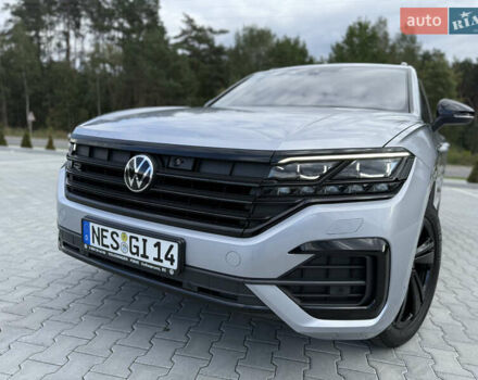 Серый Фольксваген Туарег, объемом двигателя 2.97 л и пробегом 118 тыс. км за 57900 $, фото 3 на Automoto.ua