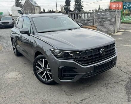 Серый Фольксваген Туарег, объемом двигателя 2.97 л и пробегом 158 тыс. км за 57900 $, фото 59 на Automoto.ua