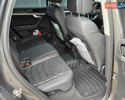 Серый Фольксваген Туарег, объемом двигателя 3 л и пробегом 137 тыс. км за 56900 $, фото 13 на Automoto.ua