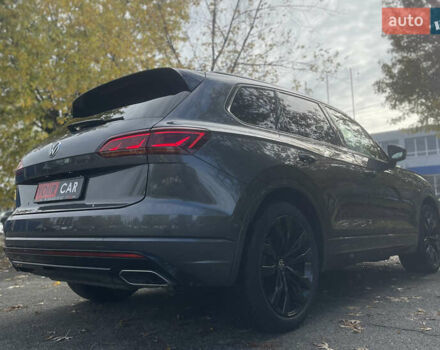 Серый Фольксваген Туарег, объемом двигателя 3 л и пробегом 97 тыс. км за 59400 $, фото 24 на Automoto.ua