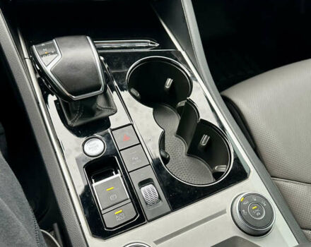 Серый Фольксваген Туарег, объемом двигателя 2.99 л и пробегом 135 тыс. км за 57000 $, фото 24 на Automoto.ua