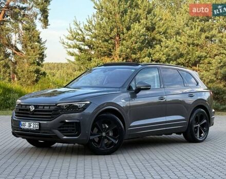Серый Фольксваген Туарег, объемом двигателя 2.97 л и пробегом 156 тыс. км за 55300 $, фото 1 на Automoto.ua