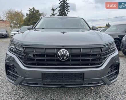 Серый Фольксваген Туарег, объемом двигателя 2.97 л и пробегом 158 тыс. км за 57900 $, фото 86 на Automoto.ua