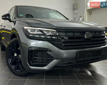 Серый Фольксваген Туарег, объемом двигателя 3 л и пробегом 141 тыс. км за 58999 $, фото 11 на Automoto.ua
