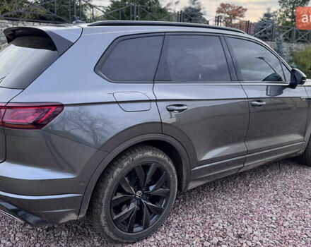 Серый Фольксваген Туарег, объемом двигателя 2.97 л и пробегом 172 тыс. км за 65000 $, фото 29 на Automoto.ua