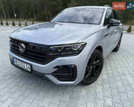 Серый Фольксваген Туарег, объемом двигателя 2.97 л и пробегом 118 тыс. км за 57900 $, фото 1 на Automoto.ua