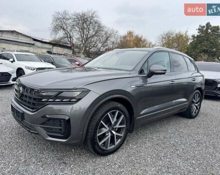 Серый Фольксваген Туарег, объемом двигателя 2.97 л и пробегом 158 тыс. км за 57900 $, фото 84 на Automoto.ua