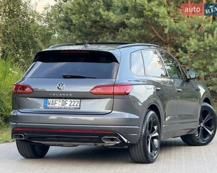 Серый Фольксваген Туарег, объемом двигателя 2.97 л и пробегом 156 тыс. км за 55300 $, фото 75 на Automoto.ua