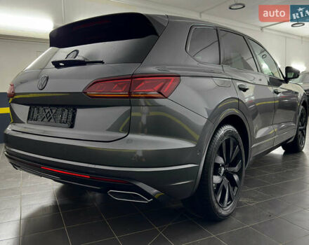 Серый Фольксваген Туарег, объемом двигателя 3 л и пробегом 141 тыс. км за 57999 $, фото 21 на Automoto.ua