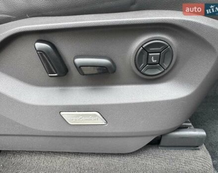 Серый Фольксваген Туарег, объемом двигателя 2.97 л и пробегом 158 тыс. км за 57900 $, фото 38 на Automoto.ua