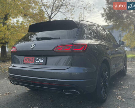 Серый Фольксваген Туарег, объемом двигателя 3 л и пробегом 97 тыс. км за 59400 $, фото 23 на Automoto.ua