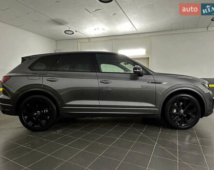 Серый Фольксваген Туарег, объемом двигателя 3 л и пробегом 141 тыс. км за 58999 $, фото 22 на Automoto.ua