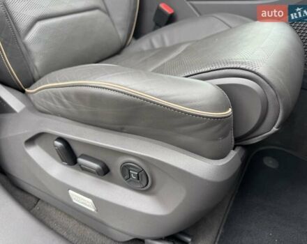 Серый Фольксваген Туарег, объемом двигателя 2.97 л и пробегом 158 тыс. км за 57900 $, фото 39 на Automoto.ua