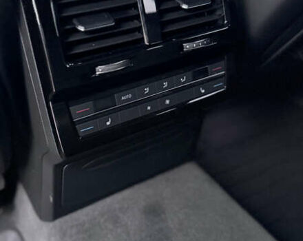 Серый Фольксваген Туарег, объемом двигателя 2.97 л и пробегом 172 тыс. км за 65000 $, фото 33 на Automoto.ua