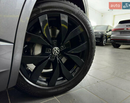 Серый Фольксваген Туарег, объемом двигателя 3 л и пробегом 141 тыс. км за 57999 $, фото 7 на Automoto.ua