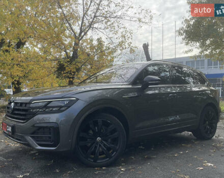 Серый Фольксваген Туарег, объемом двигателя 3 л и пробегом 97 тыс. км за 59400 $, фото 5 на Automoto.ua