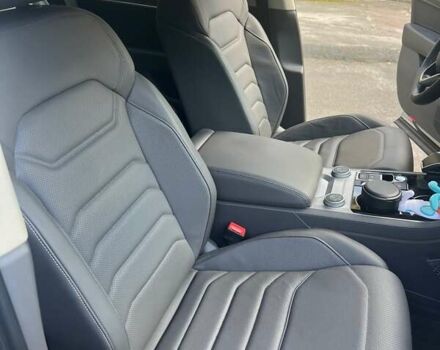 Серый Фольксваген Туарег, объемом двигателя 2.97 л и пробегом 8 тыс. км за 64000 $, фото 6 на Automoto.ua