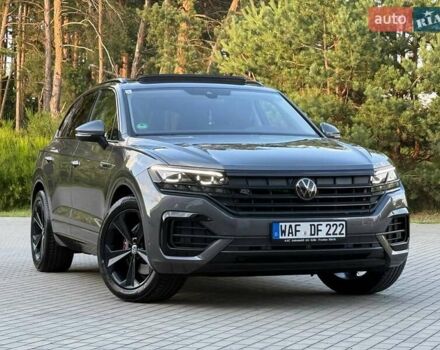 Серый Фольксваген Туарег, объемом двигателя 2.97 л и пробегом 156 тыс. км за 55300 $, фото 19 на Automoto.ua