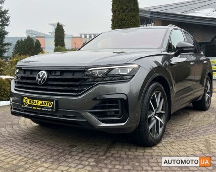 Сірий Фольксваген Туарег, об'ємом двигуна 3 л та пробігом 57 тис. км за 67600 $, фото 2 на Automoto.ua