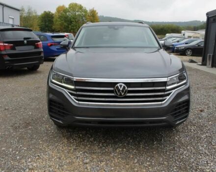 Серый Фольксваген Туарег, объемом двигателя 3 л и пробегом 18 тыс. км за 40200 $, фото 1 на Automoto.ua