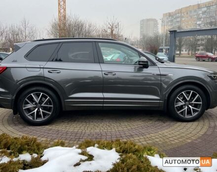 Сірий Фольксваген Туарег, об'ємом двигуна 3 л та пробігом 57 тис. км за 67600 $, фото 7 на Automoto.ua
