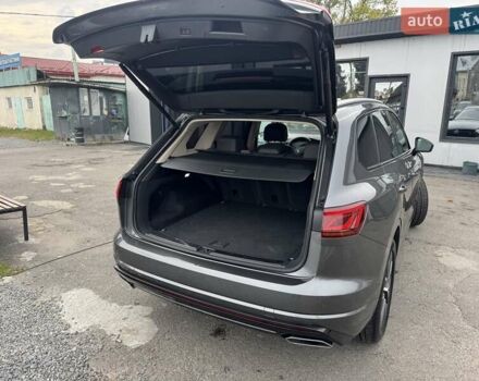 Серый Фольксваген Туарег, объемом двигателя 2.97 л и пробегом 158 тыс. км за 57900 $, фото 66 на Automoto.ua