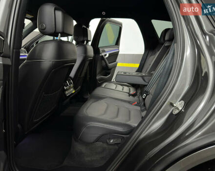 Серый Фольксваген Туарег, объемом двигателя 3 л и пробегом 141 тыс. км за 58999 $, фото 68 на Automoto.ua