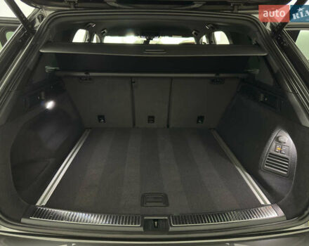 Серый Фольксваген Туарег, объемом двигателя 3 л и пробегом 141 тыс. км за 58999 $, фото 48 на Automoto.ua