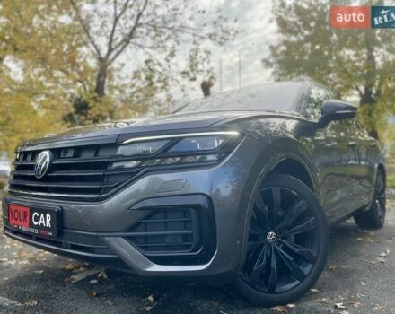 Серый Фольксваген Туарег, объемом двигателя 3 л и пробегом 97 тыс. км за 58999 $, фото 11 на Automoto.ua