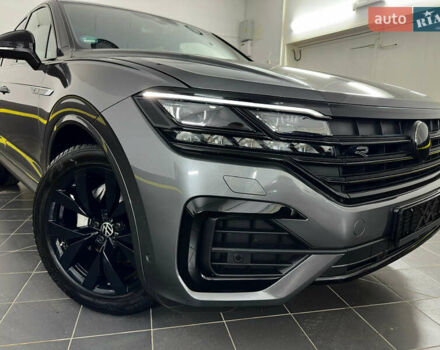 Серый Фольксваген Туарег, объемом двигателя 3 л и пробегом 141 тыс. км за 58999 $, фото 14 на Automoto.ua