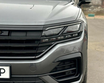 Серый Фольксваген Туарег, объемом двигателя 2.99 л и пробегом 135 тыс. км за 57000 $, фото 7 на Automoto.ua